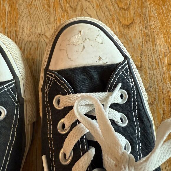 Women’s converse low tops decent condition - Picture 2 of 6